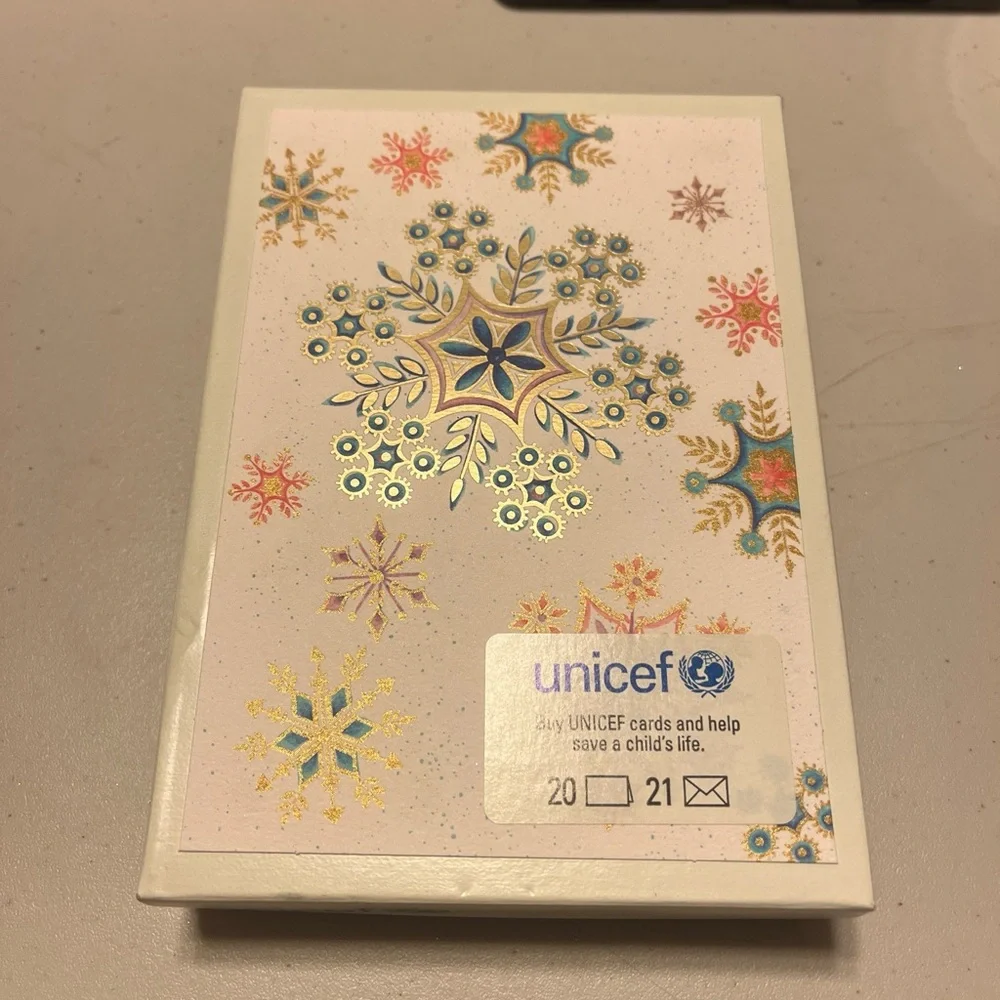 Vintage 20 unicef cards by hallmark 20 cards and envelopes in box. Christmas